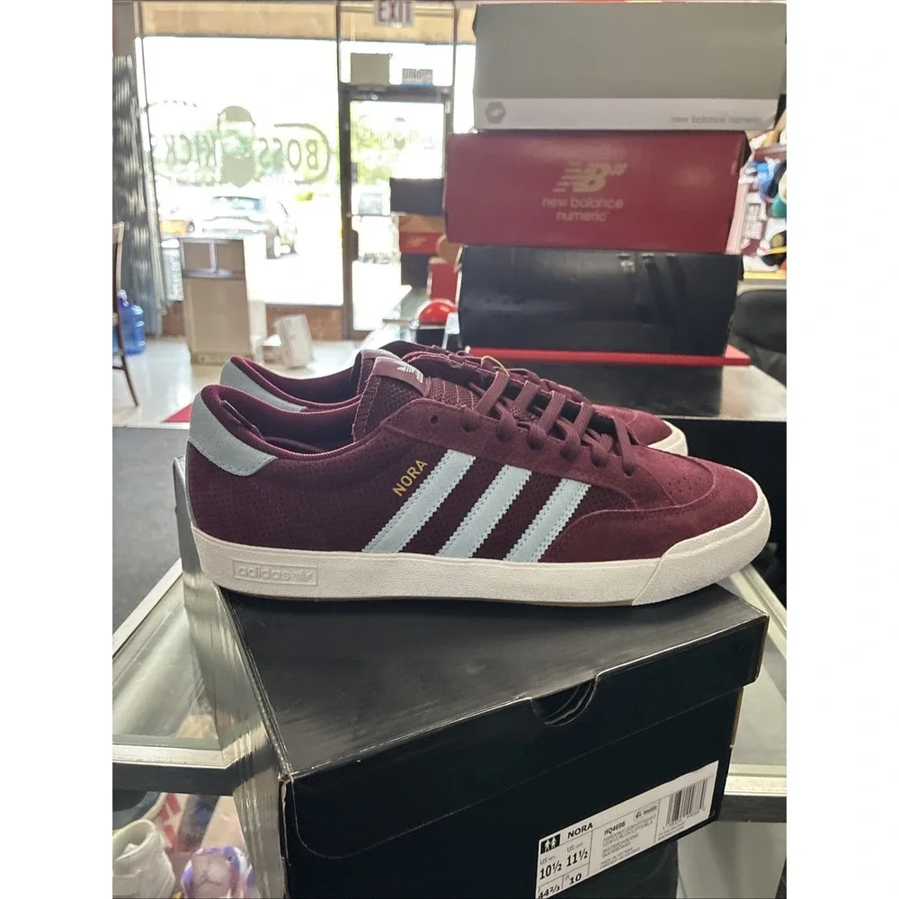 adidas Originals NORA Mens Shoes HQ4698 Maroon Clear Sky White 10.5